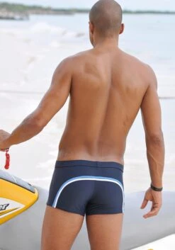 Chiemsee Boxer-Badehose, Mit Modischen Kontrastpaspelierungen -Bikini Mode Geschaft 4c11d36c79cb41d3ad37da9e6129e1f2