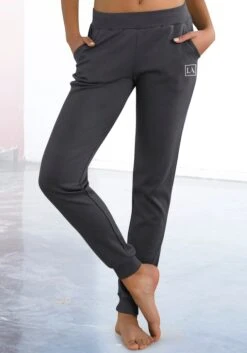 LASCANA ACTIVE Jogginghose, In Schmaler Form Mit Bündchen