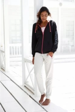 Bench. Relaxhose, Mit Kontrastfarbenen Details -Bikini Mode Geschaft 19a0fc36f8a8e172859a38c5a5d93bb8