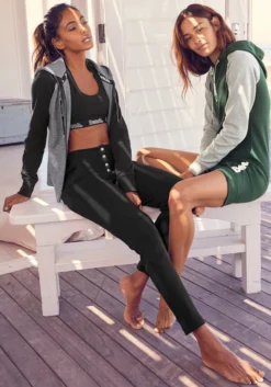 Bench. Kapuzensweatjacke, Mit Farblich Abgesetzten Ärmeln -Bikini Mode Geschaft 1dda959d5b7ab937fda83dc4c840c0eb