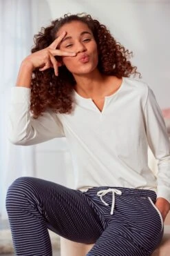 S.Oliver Pyjamaoberteil, Mit Cut-out