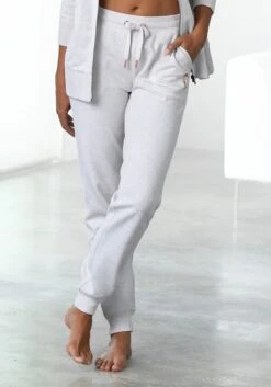 Bench. Loungehose, Mit Aufgesetzten Taschen -Bikini Mode Geschaft 30c88517d46bb413ee699b6c78efa8b1