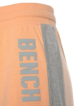 Bench. Sweatshorts »mit Elastischem Bündchen,«, Kontrastfarbenen Einsätzen Und Logodruck -Bikini Mode Geschaft 31b6285987035f3a1d673340beeffc01