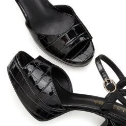 LASCANA Belle Affaire High-Heel-Sandalette, Mit Plateau 21 LASCANA Belle Affaire High-Heel-Sandalette, Mit Plateau -Bikini Mode Geschaft 322b56fbc5f935630ef54b4cd5720319