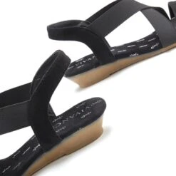 Vivance Sandalette, Mit Elastischen Riemchen Und Dezentem Keilabsatz VEGAN -Bikini Mode Geschaft 334b1763e27a7d3c103dc56bc0f4a0a7