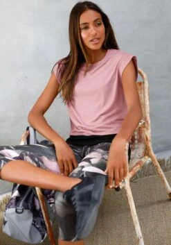 LASCANA ACTIVE Caprileggings »Tropical«, Mit Abstraktem Blumenprint -Bikini Mode Geschaft 358e56b79b9db999b74098716053cfb5