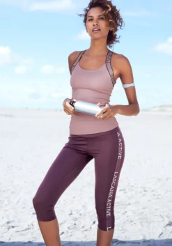 LASCANA ACTIVE Caprileggings, Mit Seitlichem Logotape -Bikini Mode Geschaft 3b6d08ca0f9f934d9704b9057199ebb4