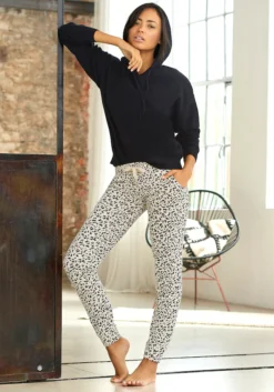 Buffalo Kapuzensweatshirt, Mit Kordelzug Und Rippbündchen -Bikini Mode Geschaft 3c774e27be459fb4a652ee6f1fd3485d