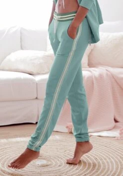 Bench. Relaxhose, Mit Gestreiftem Bund Und Glanzprint -Bikini Mode Geschaft 463348dbcb5f7889ba7604dd18812094