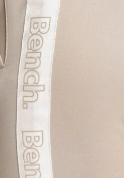 Bench. Relaxhose, (1 Tlg.), Mit Logo Schriftzug Auf Dem Tape -Bikini Mode Geschaft 5696a26cc7c67b271736439e37d794f5