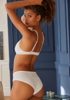 S.Oliver Panty »Clarissse«, Mit Dezent Transparenten Spitzeneinsätzen -Bikini Mode Geschaft 5d3d278436ab48283f48acfc6e379267 1