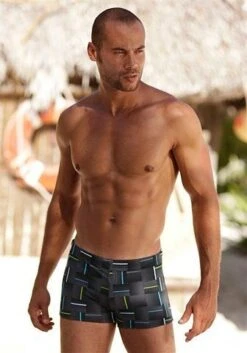 Chiemsee Boxer-Badehose, Mit Modischem Allovermuster -Bikini Mode Geschaft 5d7ee90f34c2092140ce7aee1903c5ae