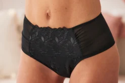 Nuance High-Waist-Slip, Vorne Aus Floraler, Unterlegter Stickerei Spitze -Bikini Mode Geschaft 603612fa3db3fcd92d71dca80a09af78