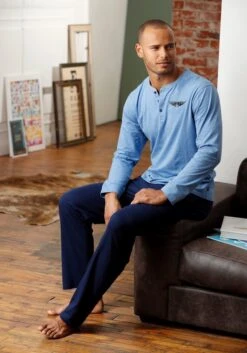 AUTHENTIC LE JOGGER Pyjama, (2 Tlg., 1 Stück), Mit Knopfleiste -Bikini Mode Geschaft 616409b0c58f8dc807bbb1672ee99a70