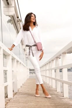 Vivance Umhängetasche, Handtasche, Minibag Mit Abnehmbarer Tassel VEGAN 38 Vivance Umhängetasche, Handtasche, Minibag Mit Abnehmbarer Tassel VEGAN -Bikini Mode Geschaft 63c9025aeaf2898efff7d761c7b1be7c