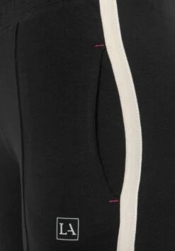 LASCANA ACTIVE Jogger Pants, Mit Kontrastierendem Tape -Bikini Mode Geschaft 87f5e04c6ddc68c857b098e76f97cd42