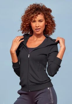 LASCANA ACTIVE Trainingsjacke, Mit Kapuze, Mit Logo Tape An Den Ärmeln -Bikini Mode Geschaft 917ee9bf1d5a6c40f1fbcd48c540b277