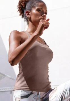 LASCANA ACTIVE Funktionsshirt, Mit Cut-out Im Rücken