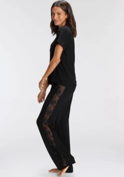 Bruno Banani Pyjama, (2 Tlg., 1 Stück), Mit Schönen Spitzendetails -Bikini Mode Geschaft 94e2c62ff21f5f09440f013a05df2df7