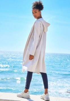 H.I.S Kapuzensweatjacke, Mit Lockerem Schnitt -Bikini Mode Geschaft 9f92f08435304567388bc4e0391b8041