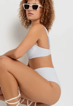 LSCN By LASCANA Bikini-Hose »Gina«, Mit Knappem Rückteil -Bikini Mode Geschaft a341e654fff568eeb39aeb547b14ea6a