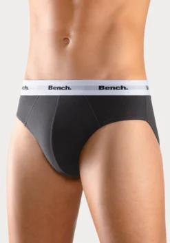 Bench. Slip, (Packung, 4 St.), Mit Kontrastfarbigem Webbündchen -Bikini Mode Geschaft a700153807510add459ecb082cbbf452