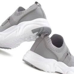 LASCANA ACTIVE Slip-On Sneaker, Mit Dekorativem Band Und Chunky Sohle VEGAN 31 LASCANA ACTIVE Slip-On Sneaker, Mit Dekorativem Band Und Chunky Sohle VEGAN -Bikini Mode Geschaft ae931999ba63426140241d76d5db8e89