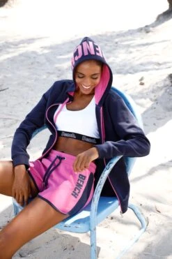 Bench. Sweatshorts »mit Elastischem Bündchen,«, Kontrastfarbenen Einsätzen Und Logodruck -Bikini Mode Geschaft b09d38589d0a47ce5c0ab7c89c801249