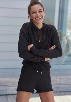 KangaROOS Shorts, Mit Lochmuster Am Beinsaum -Bikini Mode Geschaft b573035303c6f8aa8e376905476a1dcc