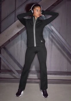 LASCANA ACTIVE Thermohose, Mit Reflektierenden Details 20 LASCANA ACTIVE Thermohose, Mit Reflektierenden Details -Bikini Mode Geschaft c0c14f78a2dad52abccbd59c9e05faec