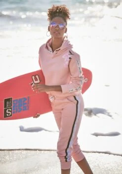 Bench. Relaxhose, Mit Bedruckten Bändern Und Seitlichen Streifen -Bikini Mode Geschaft c2b7c70e17053bd3d4597cef1649e55b