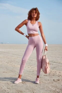 LASCANA ACTIVE Funktionsshirt, Mit Racerback Und Mesh-Einsätzen -Bikini Mode Geschaft c45fba76b2b688b99fb24cca5d96b1d5