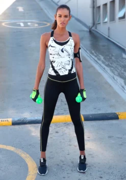 LASCANA ACTIVE Funktionsshirt »White Marble«, Mit Gekreuzten Trägern -Bikini Mode Geschaft c4e48ada4d8e1298e85d7e098f95f667