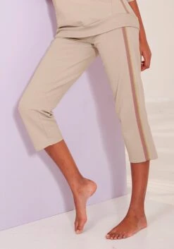 Bench. Relax-Caprihose, Mit Glitzerstreifen -Bikini Mode Geschaft c524324ca80232d1c64f19965a1f3fe8