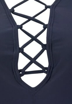 Venice Beach Badeanzug, Mit Geschnürtem Ausschnitt -Bikini Mode Geschaft c8caf3e69117c26b982e013b32e697c8