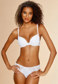 Petite Fleur Slip, (3 St.), Mit Hübschen Spitzeneinsätzen -Bikini Mode Geschaft d4bd4eb7e66e9fdb14f79158db795a4e