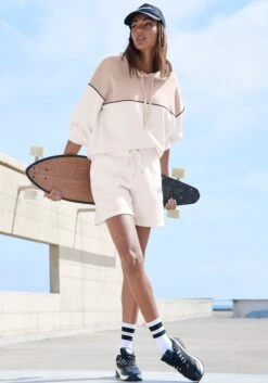 Bench. Shorts, In Weiter Form Mit Logodruck -Bikini Mode Geschaft de9a738c2675baf6582b18a38a4fa198