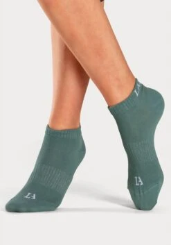 LASCANA ACTIVE Sneakersocken, (6 Paar), Mit Eingestricktem Marken Logo -Bikini Mode Geschaft e1b7af11b9e707d9eb84ce440de3296e