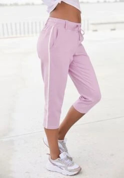 Bench. Caprihose, Mit Seitlichen Streifen 19 Bench. Caprihose, Mit Seitlichen Streifen -Bikini Mode Geschaft e2bcc6b73557d314f22683aaeede5812