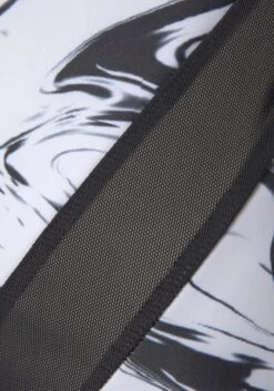 LASCANA ACTIVE Funktionsshirt »White Marble«, Mit Gekreuzten Trägern -Bikini Mode Geschaft e2ea93e7c30d5cbaaf06412a4b8a6330