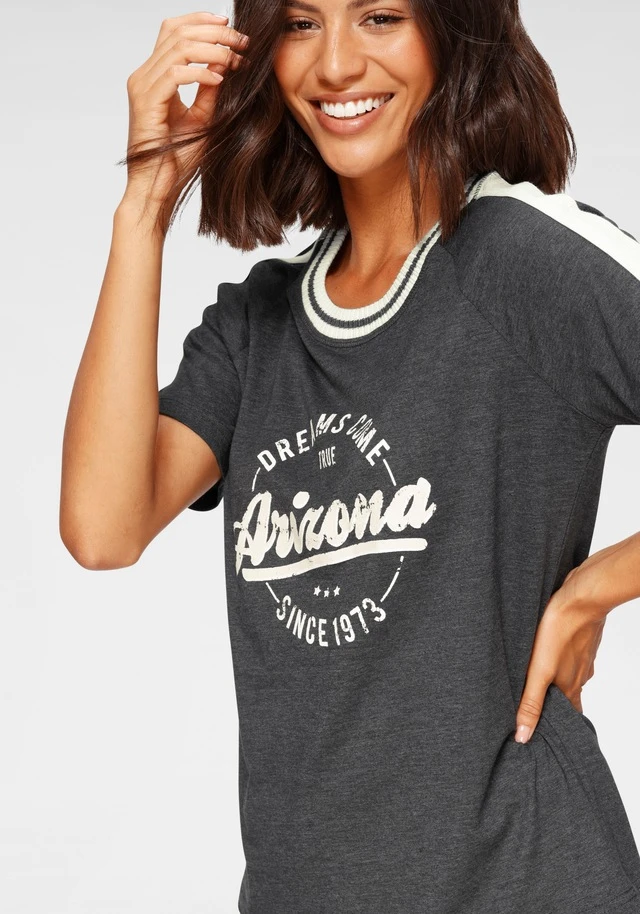 Arizona Shorty, (2 Tlg., 1 Stück), Im College-Look Mit Folienprint 15 Arizona Shorty, (2 Tlg., 1 Stück), Im College-Look Mit Folienprint – Bild 13