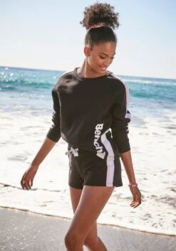 Bench. Sweater, Kurze Form Mit Kontraststreifen -Bikini Mode Geschaft fa89ae4d6cfbeb66c12d4dacfecfdf16