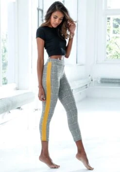 Bench. 7/8-Leggings, Mit Kontrastfarben Seitlichem Tape -Bikini Mode Geschaft fe9829e40d648e0c5387f9d66ab400b6